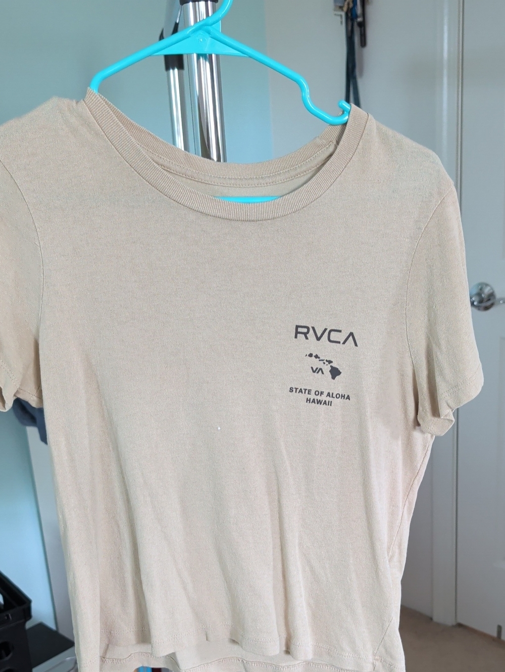 RVCA Women's Beige 'State of Aloha' Short Sleeve Tee